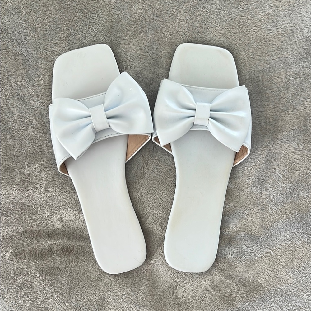 Elegant White Bow Slide Sandals